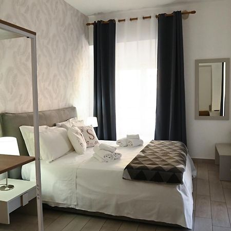 B&B Bovio Square XIV เนเปิลส์ ภายนอก รูปภาพ