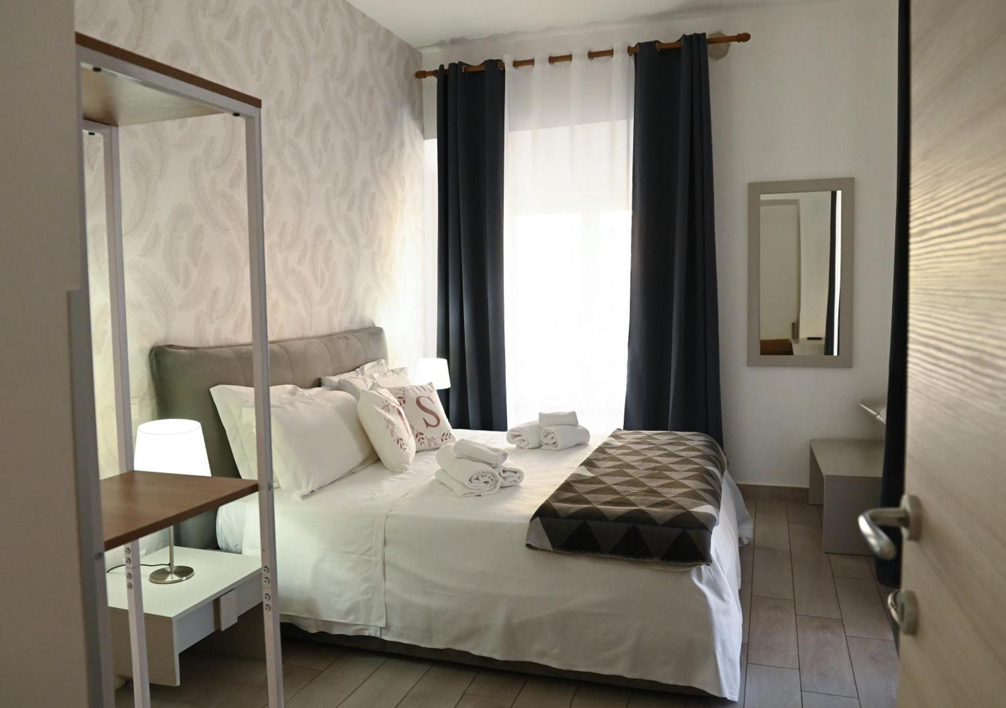 B&B Bovio Square XIV เนเปิลส์ ภายนอก รูปภาพ